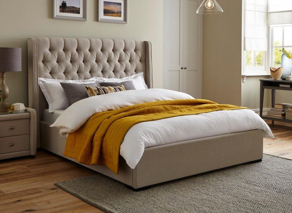 Deacon bed in cream